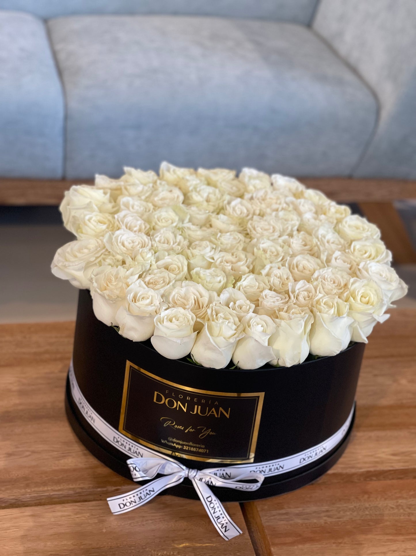 Fresh Roses Flower Box
