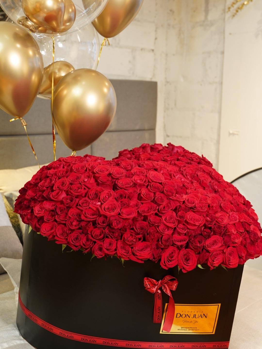 Big Heart Fresh Roses Flower Box